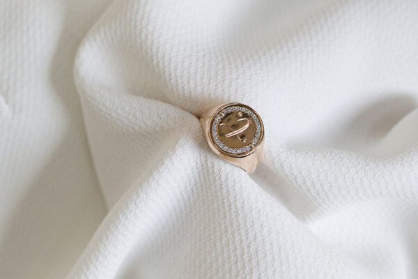 Ida Twisting Signet