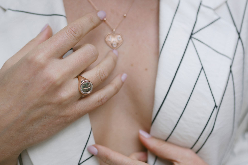 Ida Twisting Signet